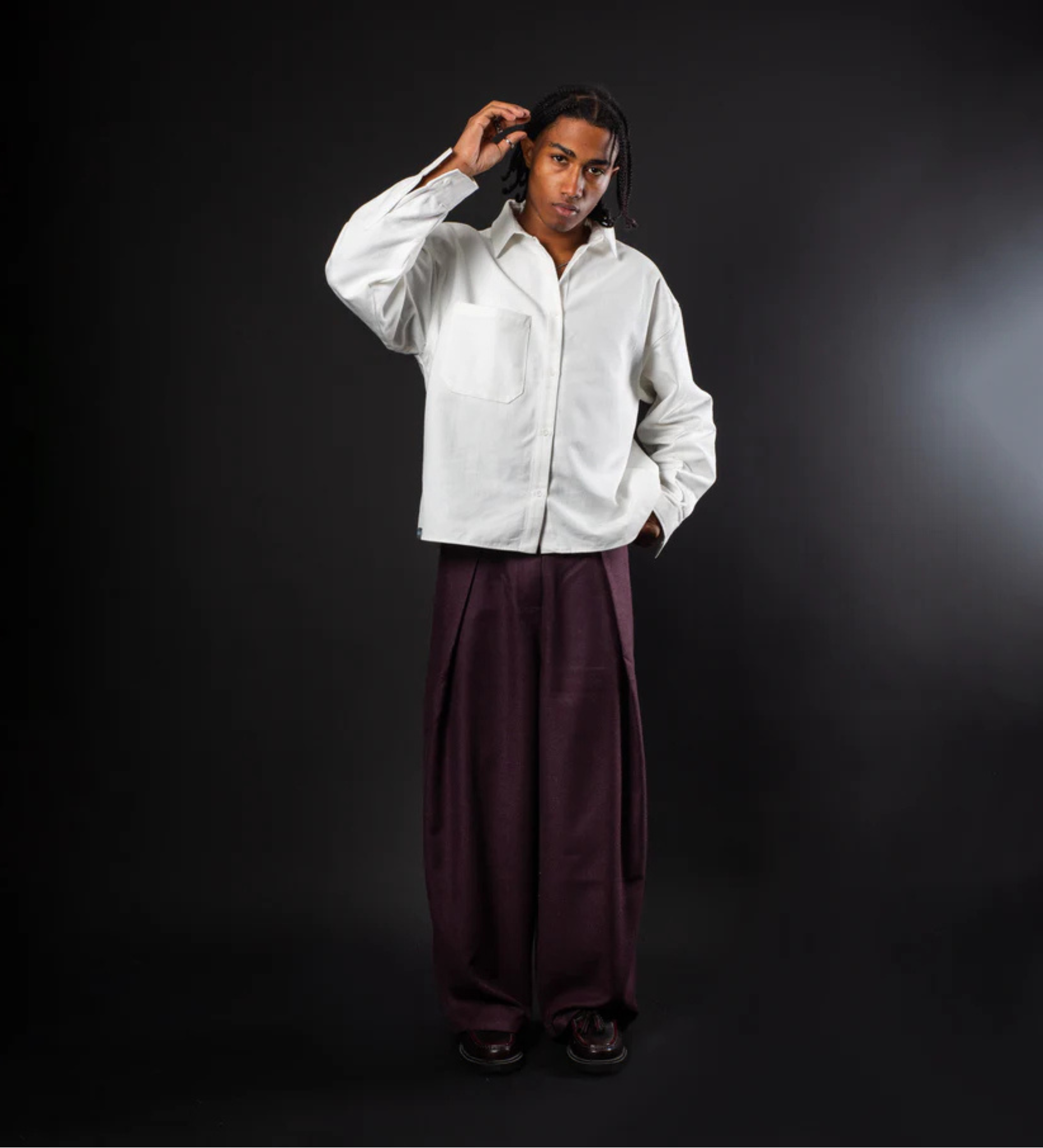 Unisex Wide-Leg Pleated Wool Trousers – Burgundy