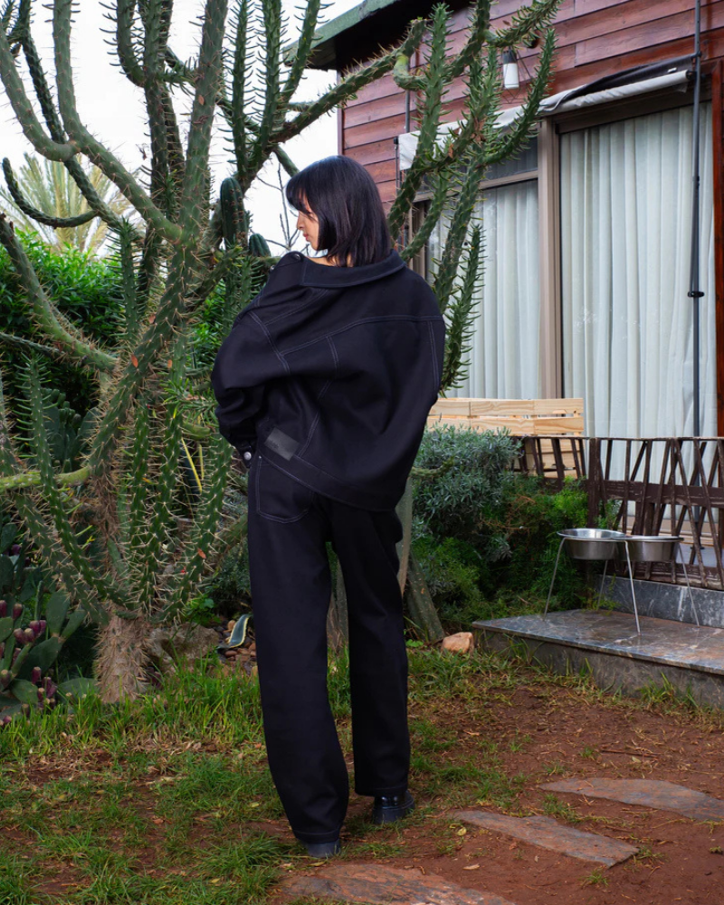 Black Straight-Leg Carpenter Pants with Contrast Stitching and Rivet Details