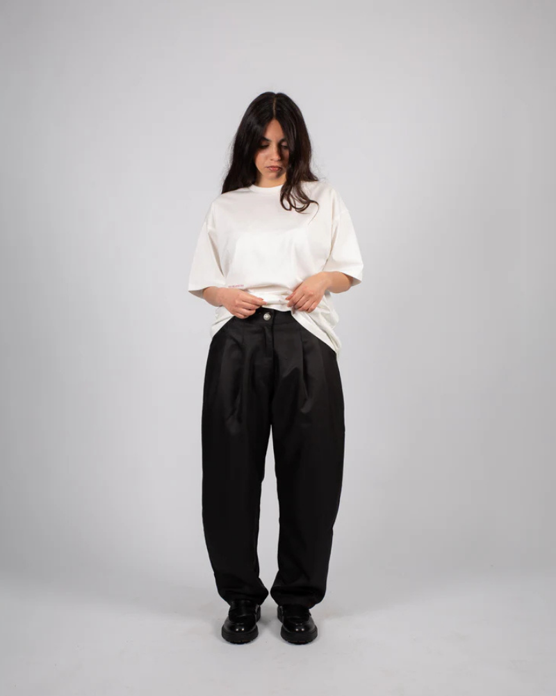 Black Pleated Baggy Tailored Pants with Straight-Leg Fit