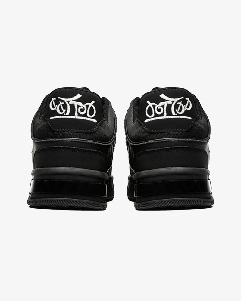 Low-Top Skate Shoes with Embroidered Lettering and Wide Laces
