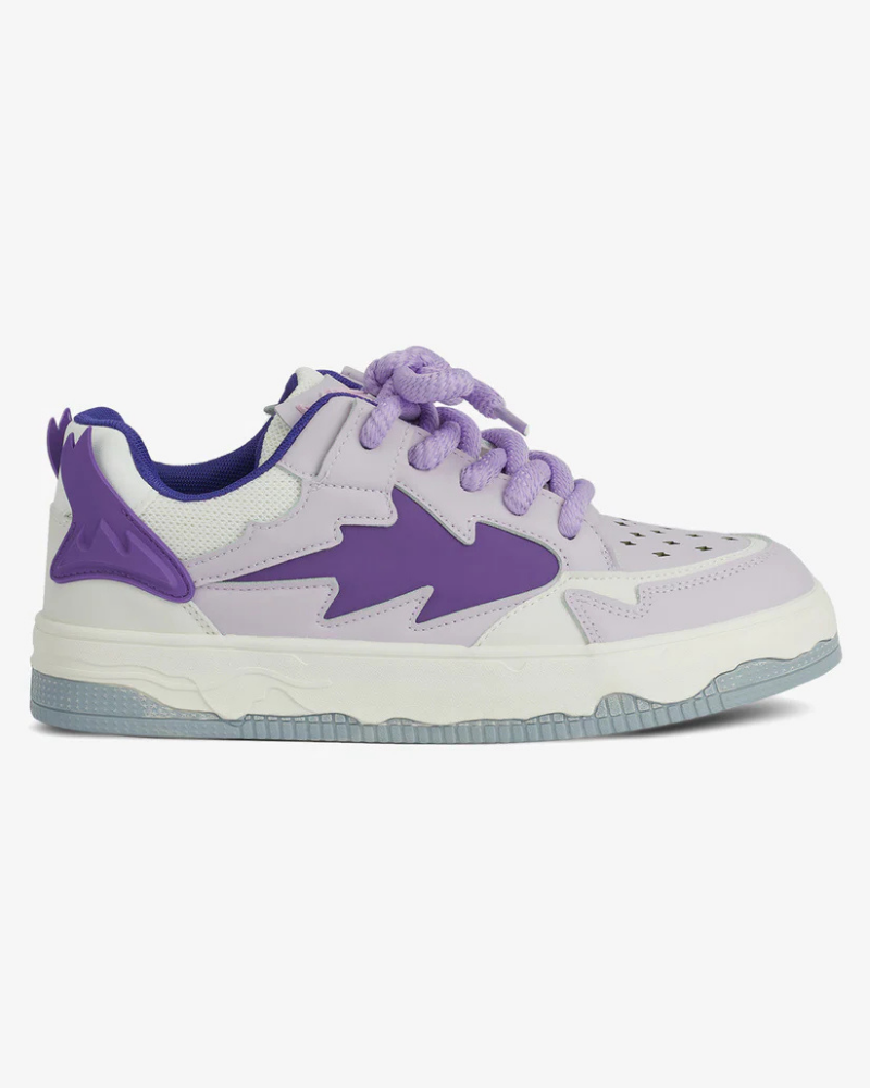 Low-Top Retro Board Shoes with Color-Block Overlays and Wide Laces