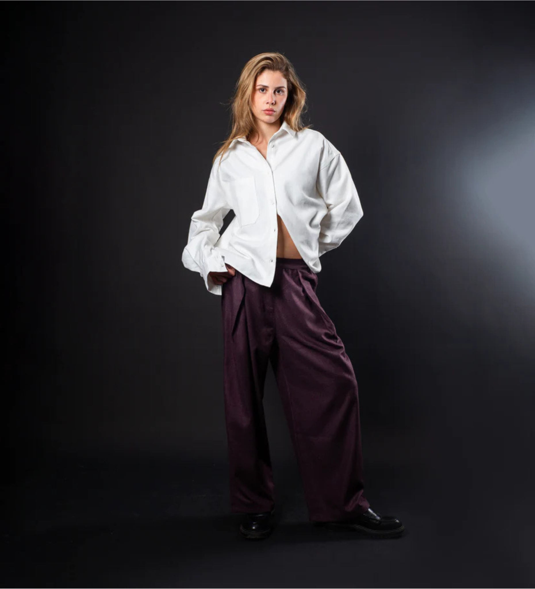 Unisex Wide-Leg Pleated Wool Trousers – Burgundy