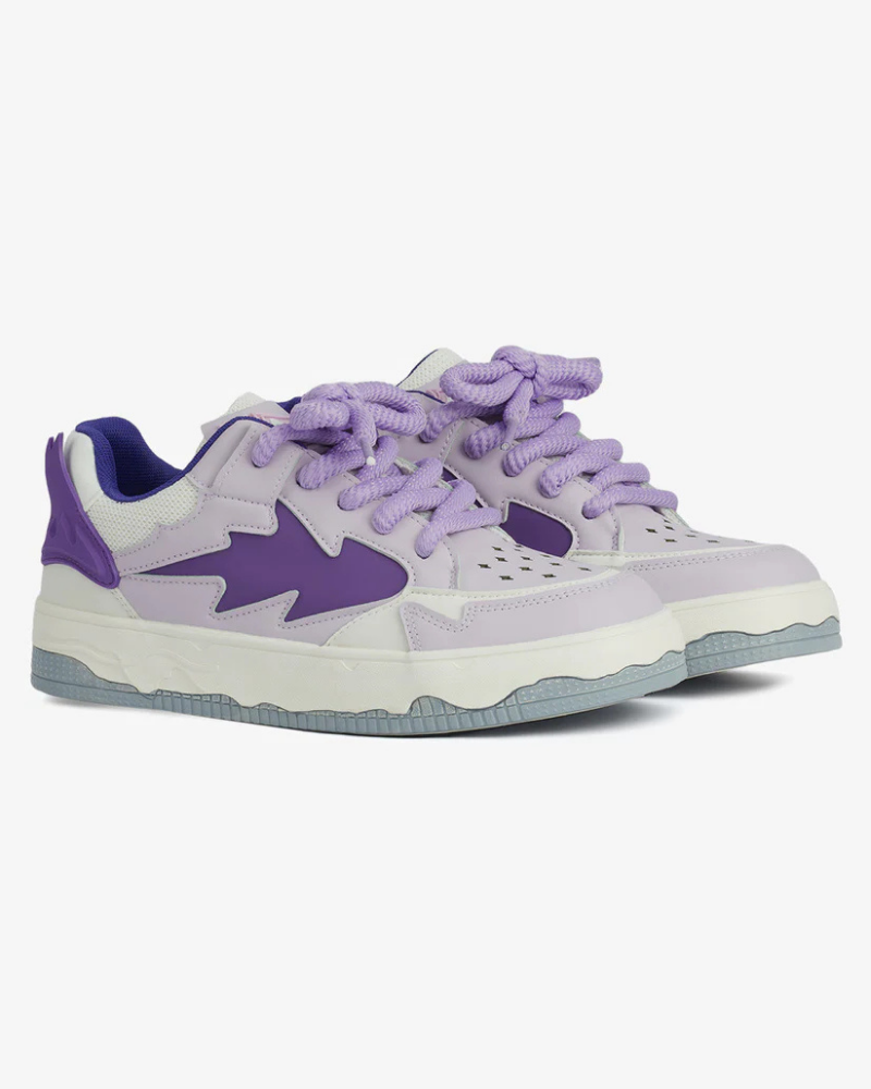 Low-Top Retro Board Shoes with Color-Block Overlays and Wide Laces