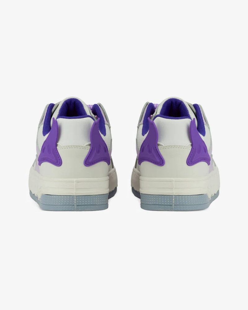 Low-Top Retro Board Shoes with Color-Block Overlays and Wide Laces